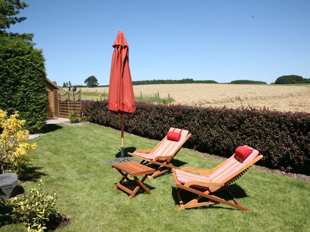 בסטון Peaceful Cottage In Ardennes With Private Terrace מראה חיצוני תמונה