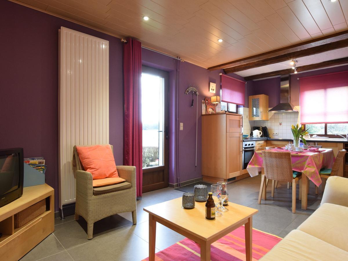 בסטון Peaceful Cottage In Ardennes With Private Terrace מראה חיצוני תמונה