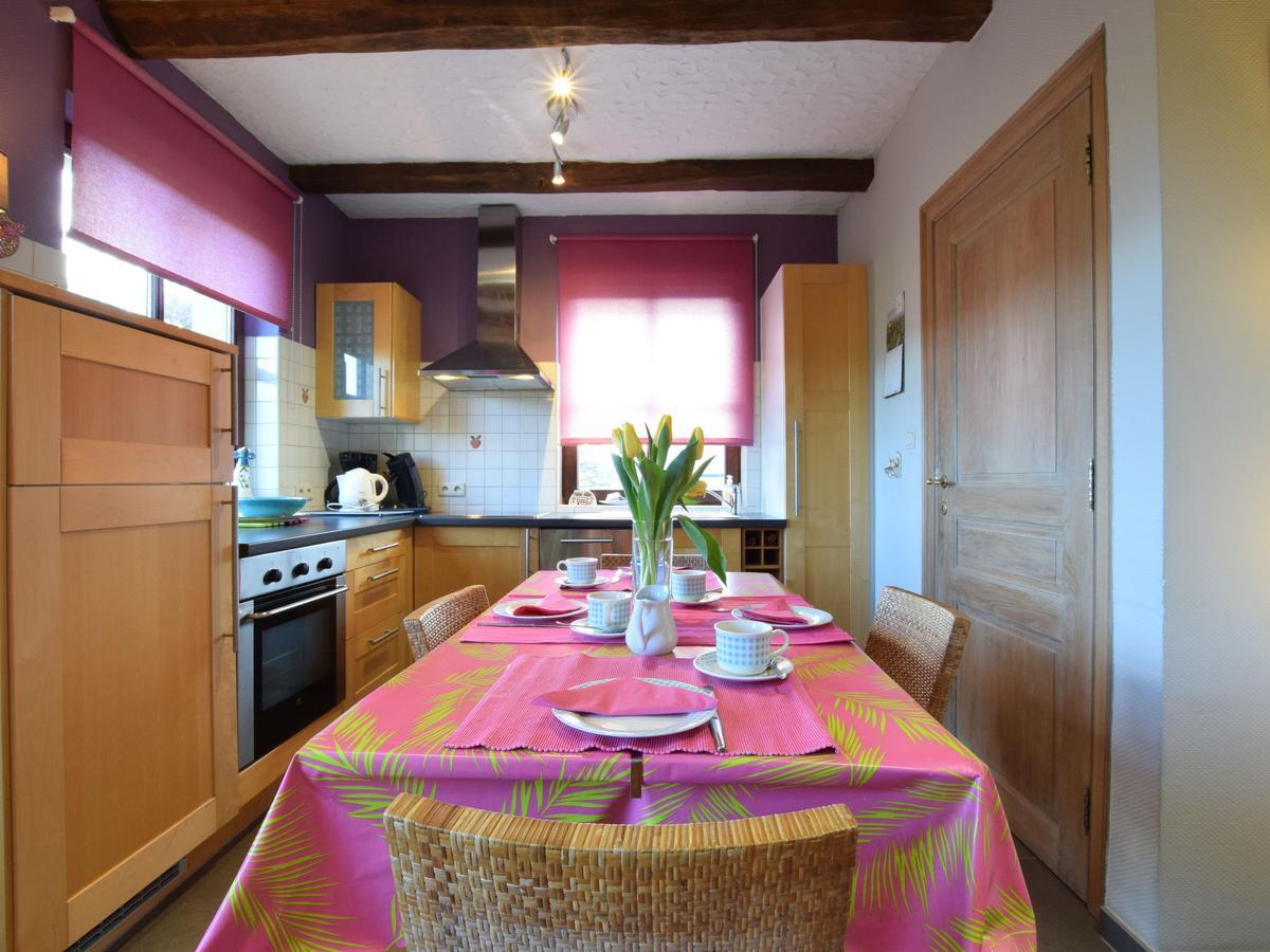 בסטון Peaceful Cottage In Ardennes With Private Terrace מראה חיצוני תמונה